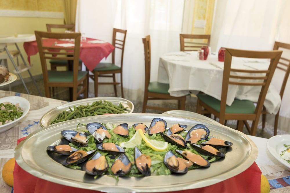 Hotel Giannella Rimini Kültér fotó
