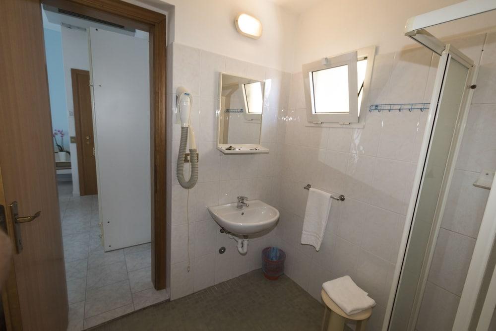 Hotel Giannella Rimini Kültér fotó