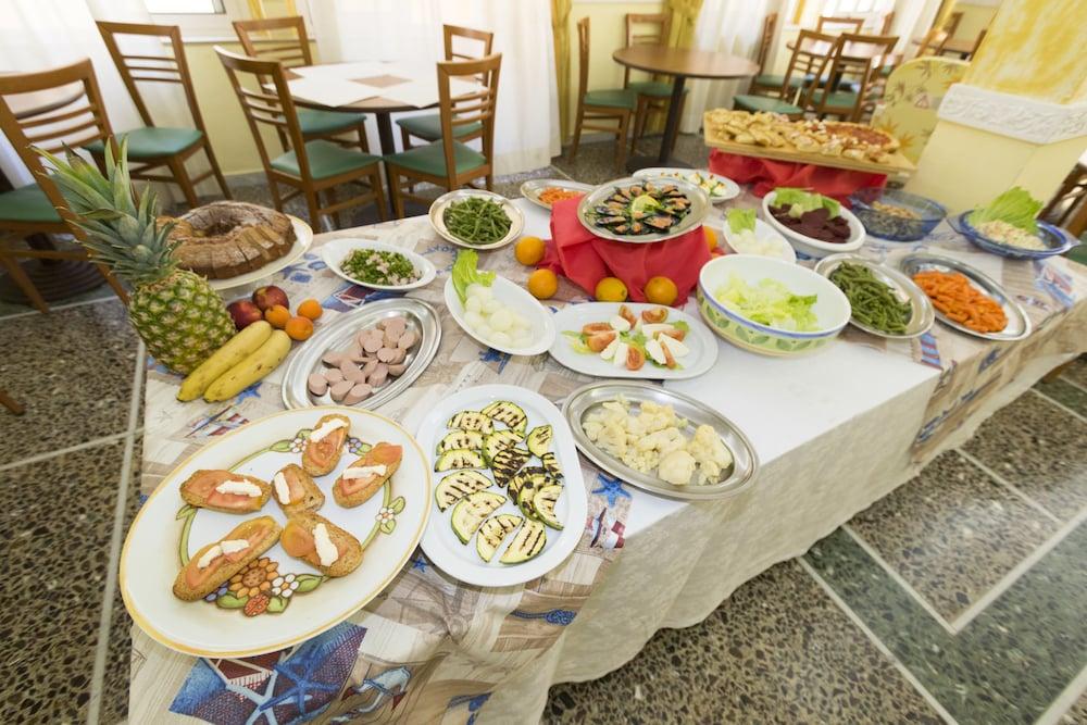 Hotel Giannella Rimini Kültér fotó