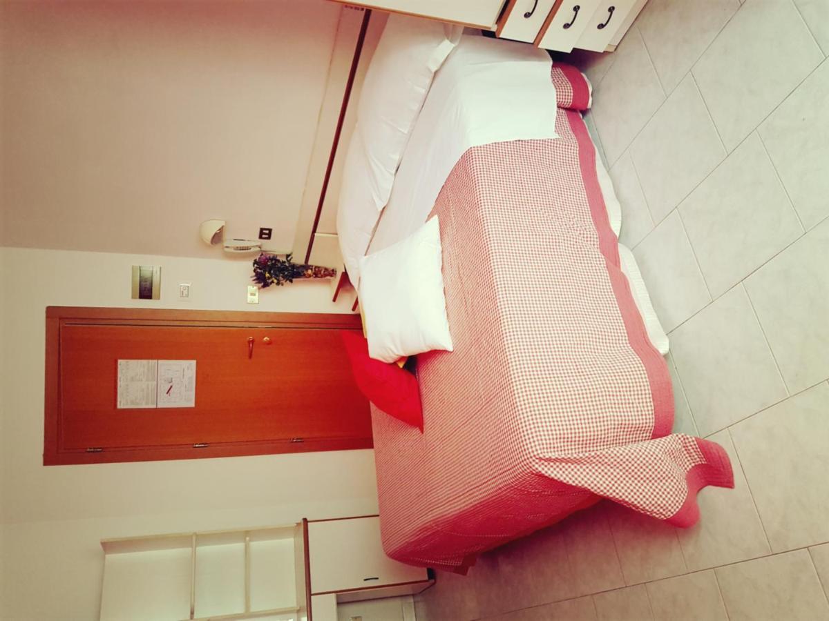 Hotel Giannella Rimini Kültér fotó