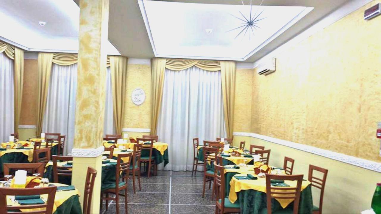 Hotel Giannella Rimini Kültér fotó