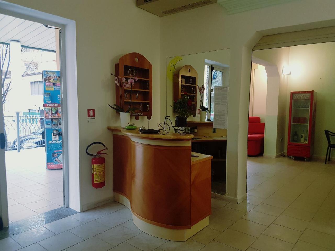 Hotel Giannella Rimini Kültér fotó