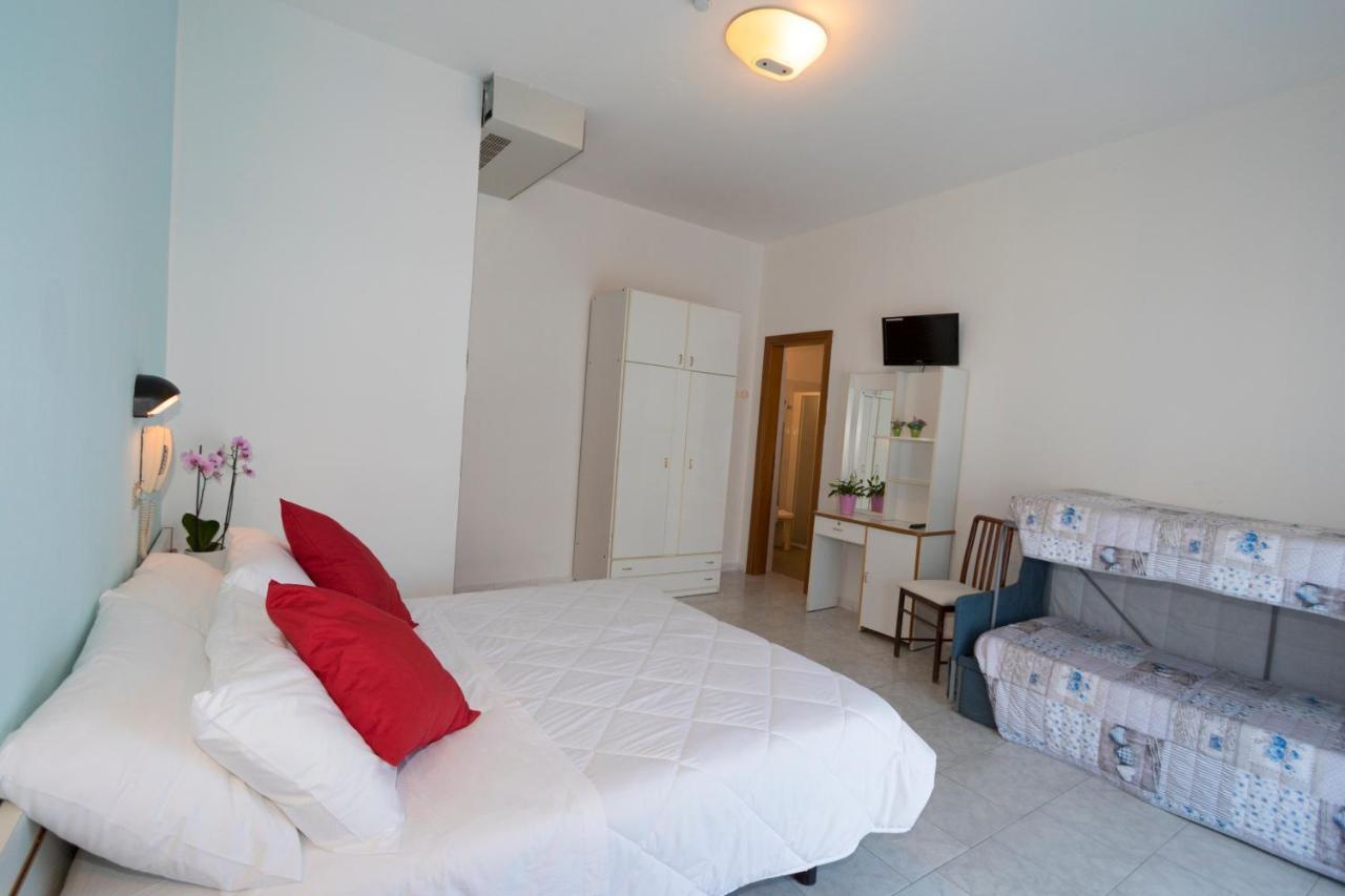 Hotel Giannella Rimini Kültér fotó