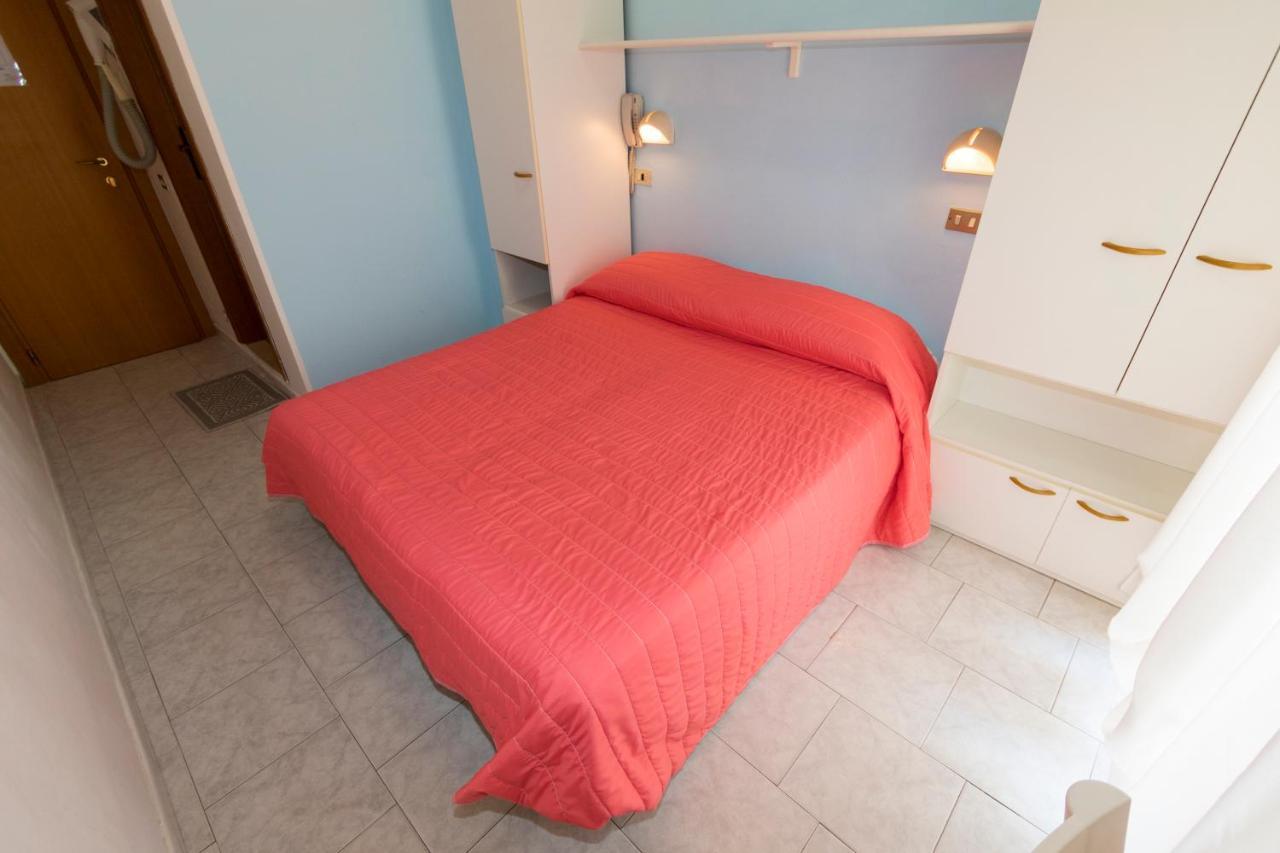 Hotel Giannella Rimini Kültér fotó